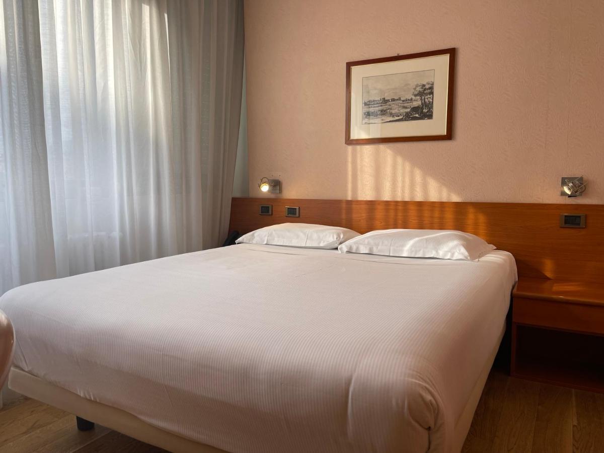 Crystal Hotel Varese Kültér fotó