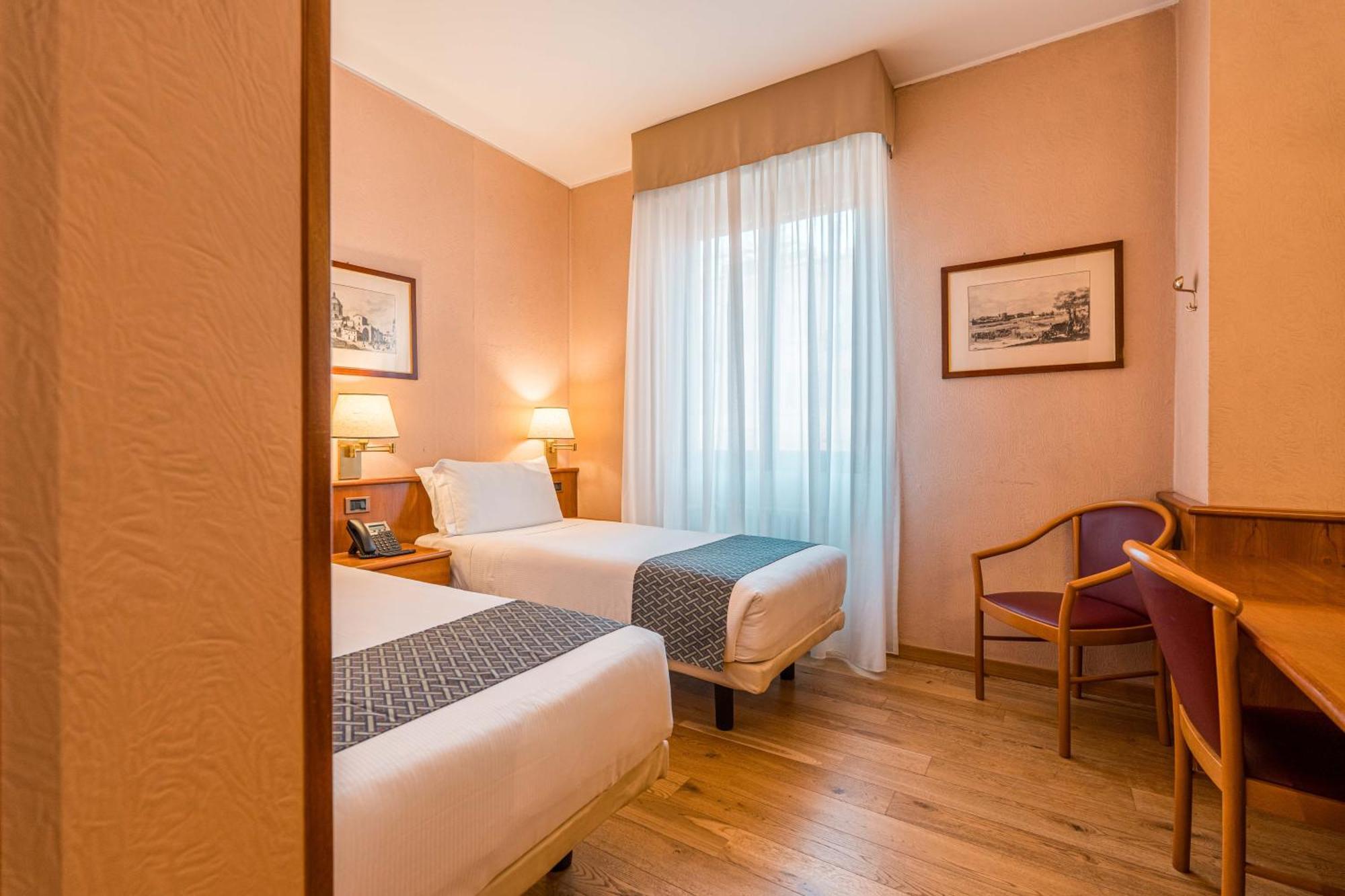 Crystal Hotel Varese Kültér fotó