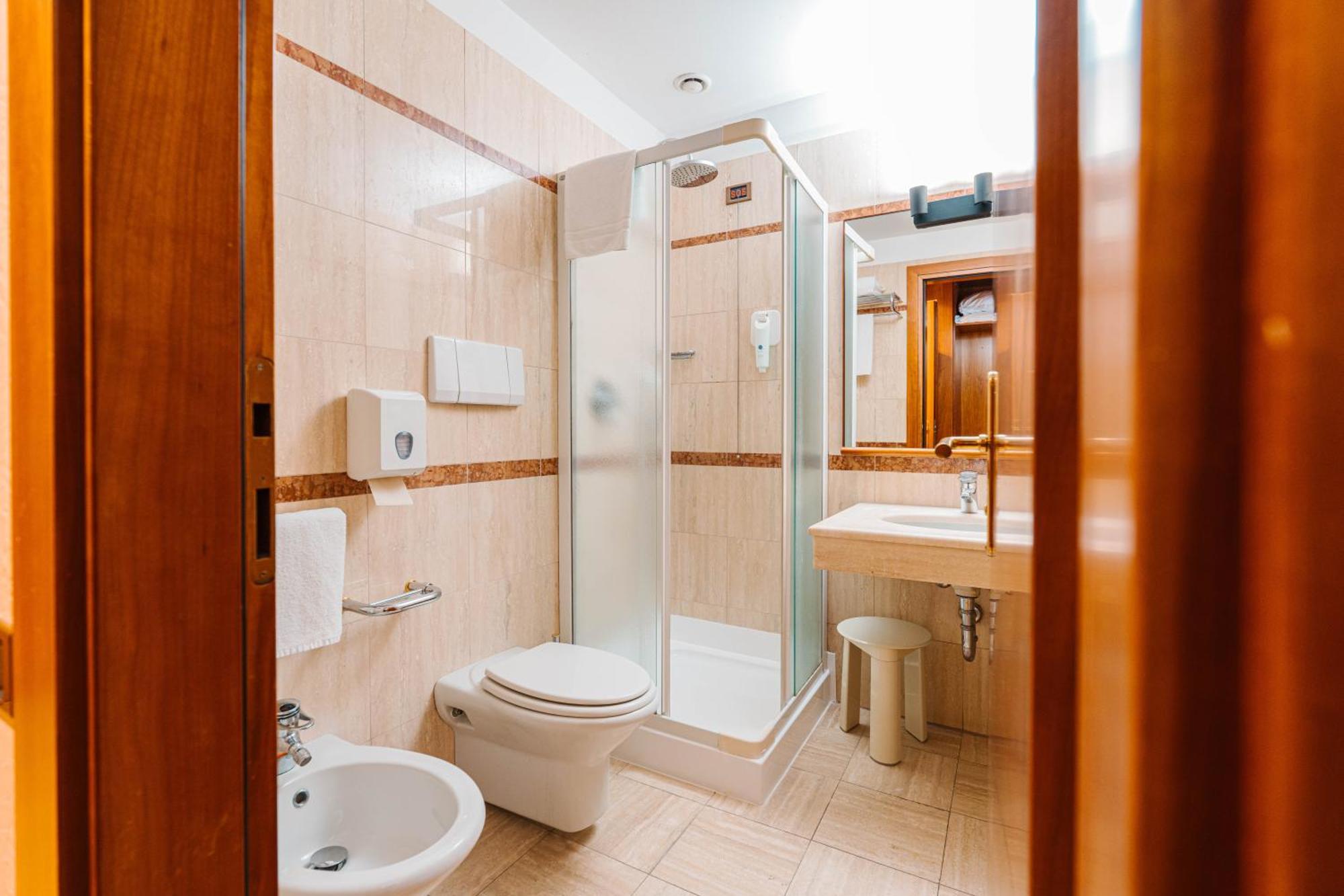 Crystal Hotel Varese Kültér fotó