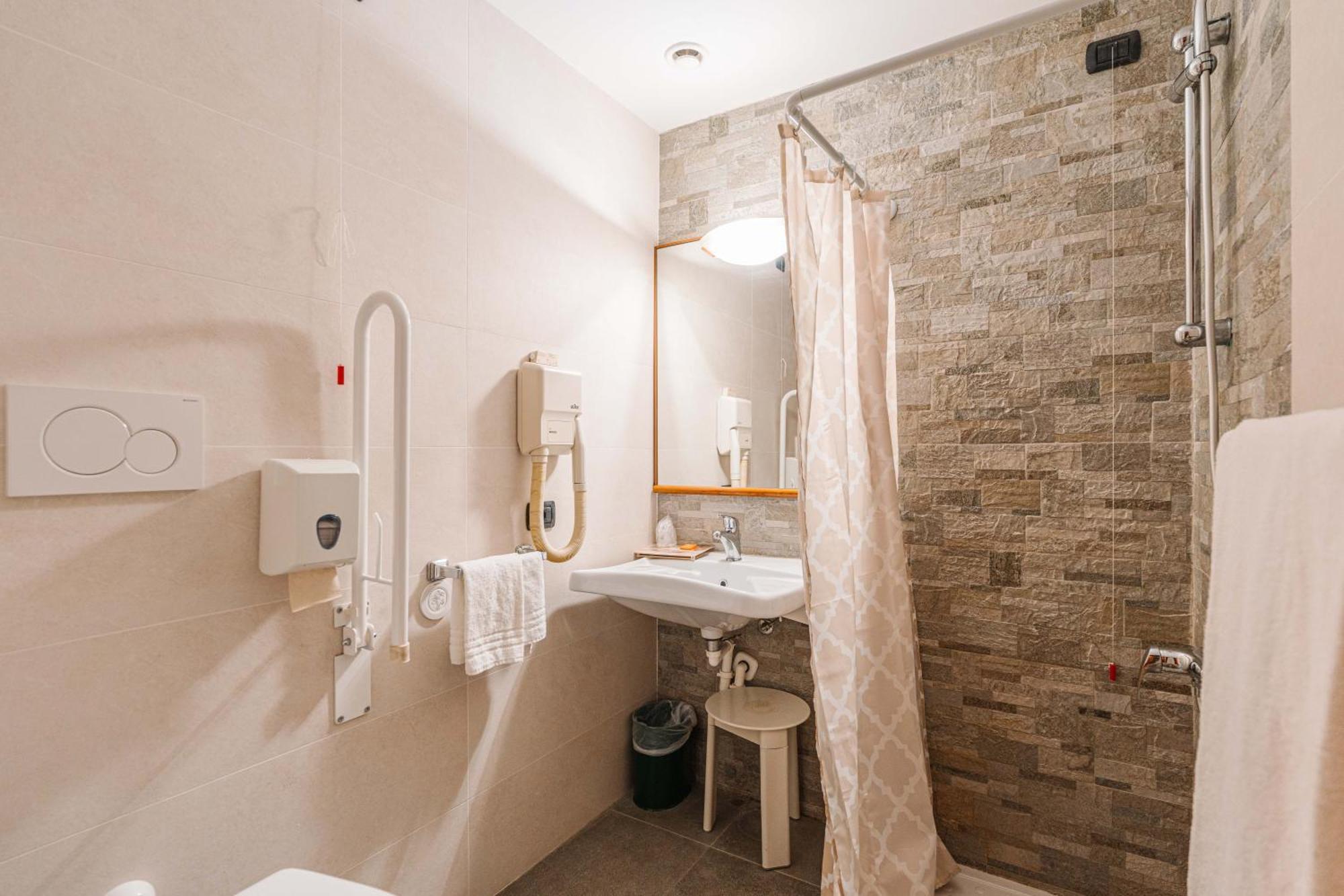 Crystal Hotel Varese Kültér fotó