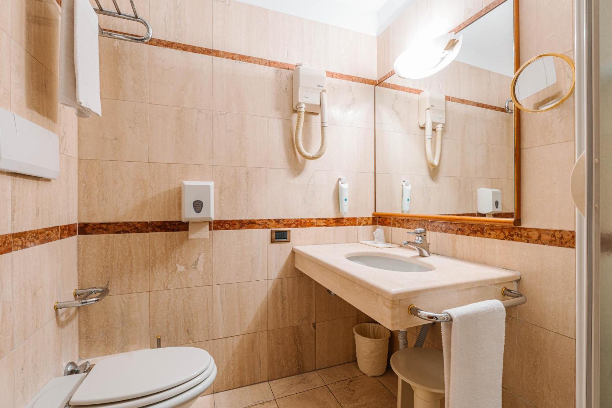 Crystal Hotel Varese Kültér fotó