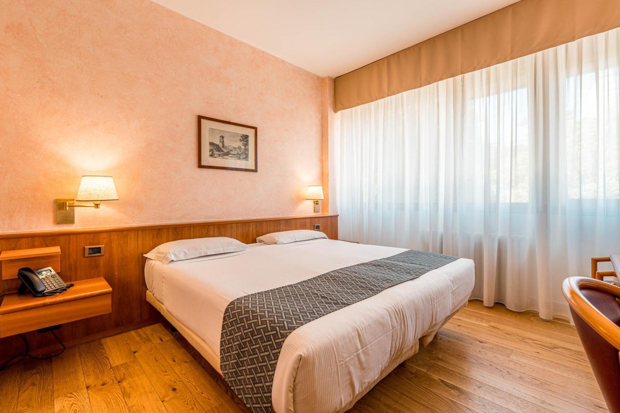 Crystal Hotel Varese Kültér fotó