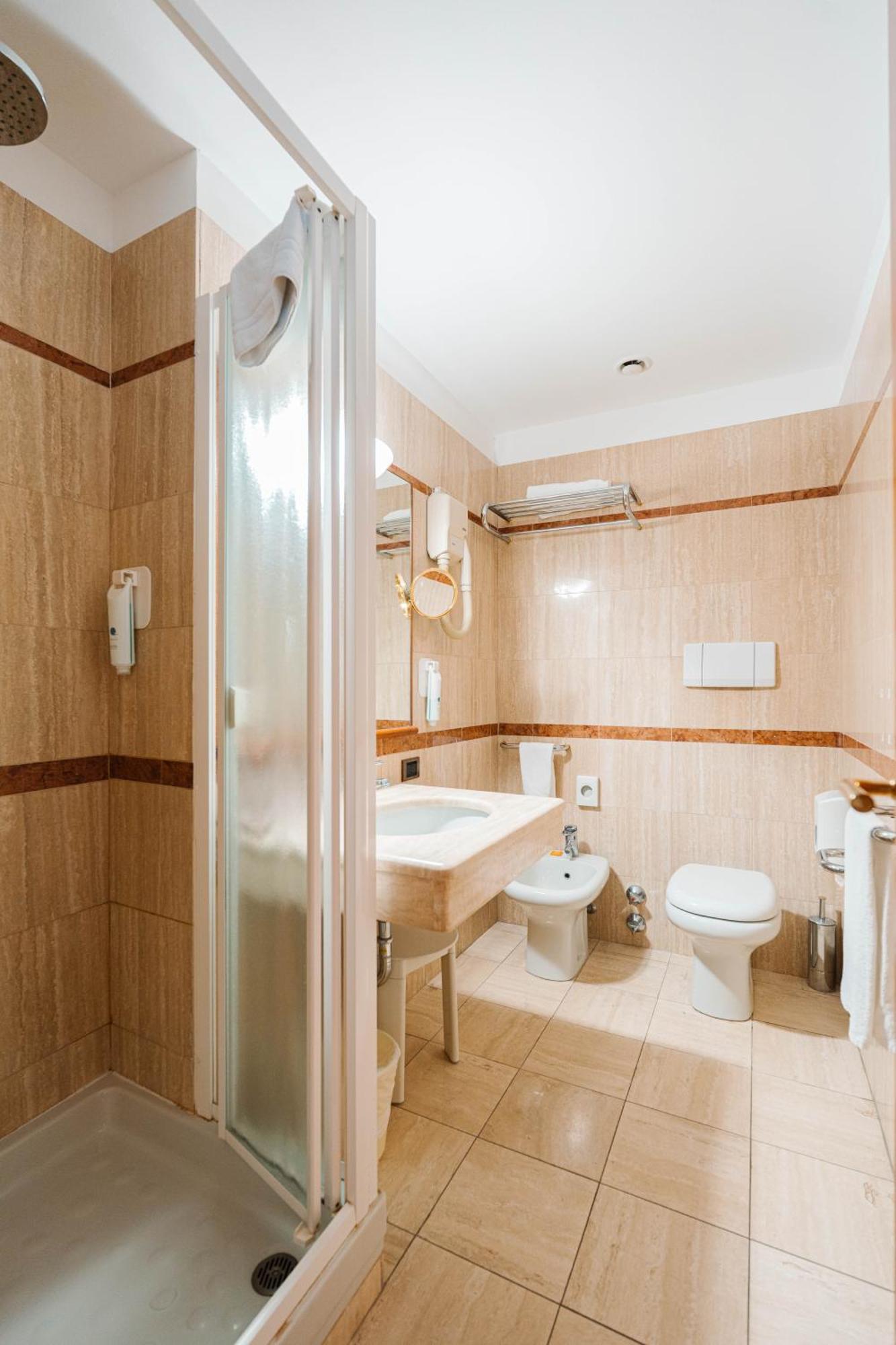 Crystal Hotel Varese Kültér fotó
